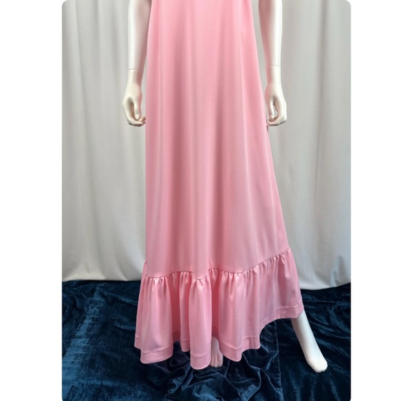 Vintage 1960’s 1970’s Flutter Short Sleeved Maxi Dress in Bubblegum Pink • XS/S - Picture 3 of 10